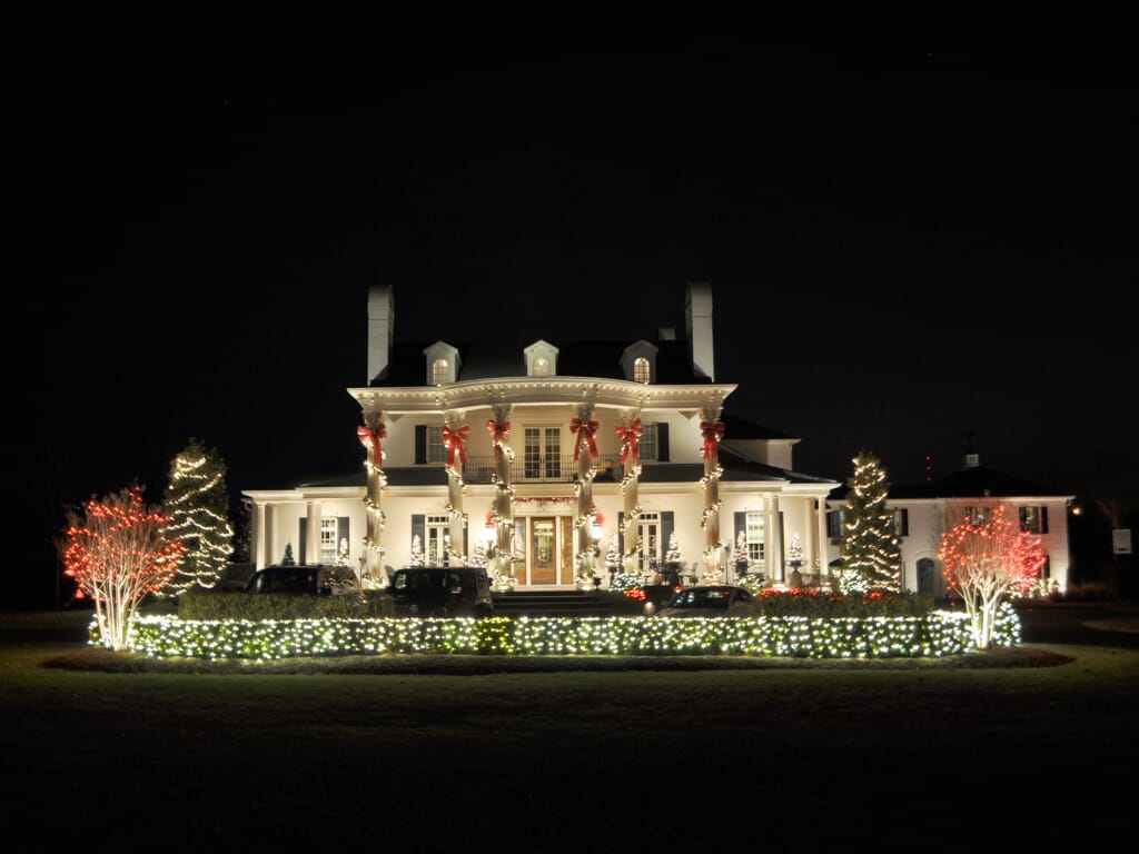 festive house lights